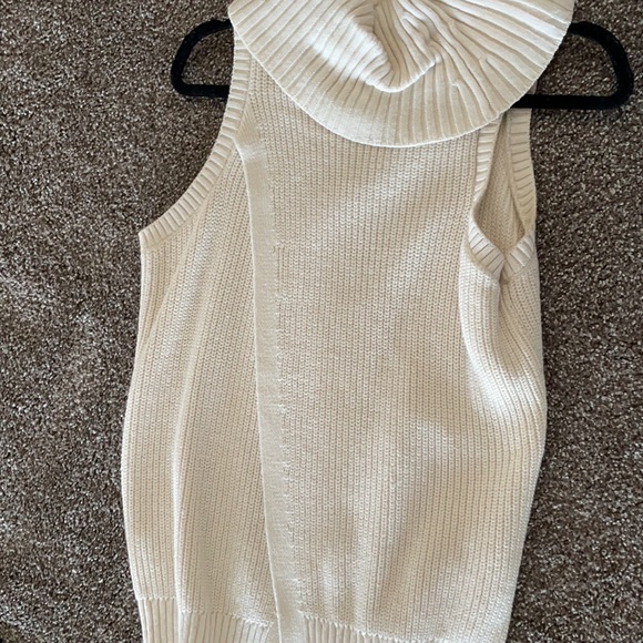 knitted sleeveless turtleneck sweater tank - Picture 2 of 4